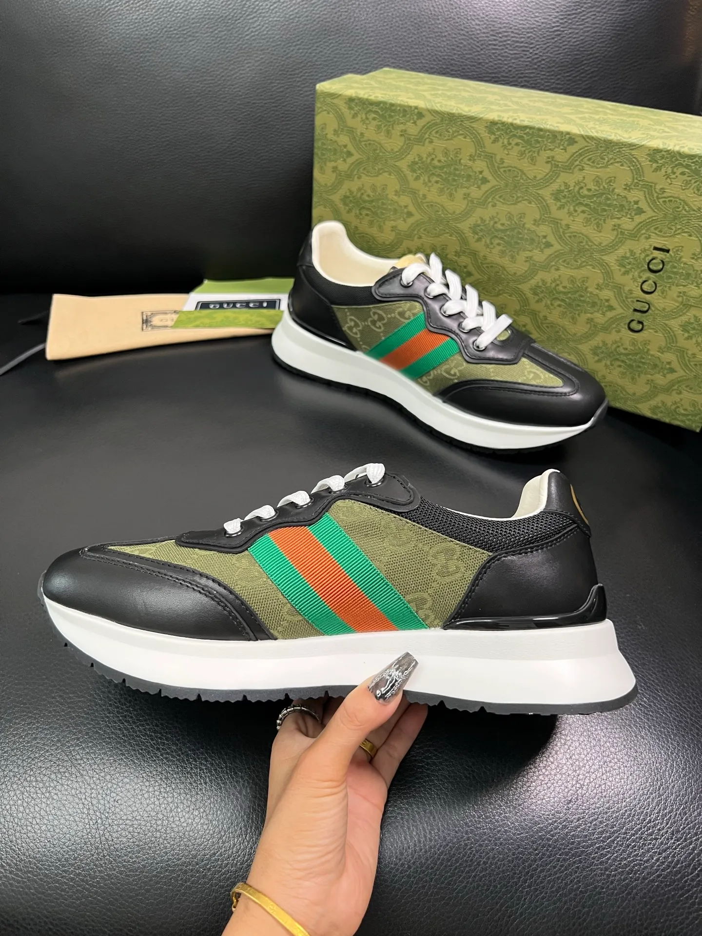 Men's shoes 💰800 Gucci top purchasing Gucci counter new model, original factory configuration of imported cowhide from Italy with printed cloth fabric, imported cowhide lining, breathable and comfortable, sole: original factory special sole is super comfortable, original factory and single goods are high quality, welcome to compare, code number 38-44 (customized 45 46) 85865